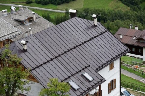 大切な住まいを守る！金属屋根の適切な修繕と点検の勧め